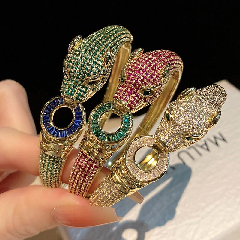 European and American new fashionable classic atmospheric bracelet, classic style of snake bracelet