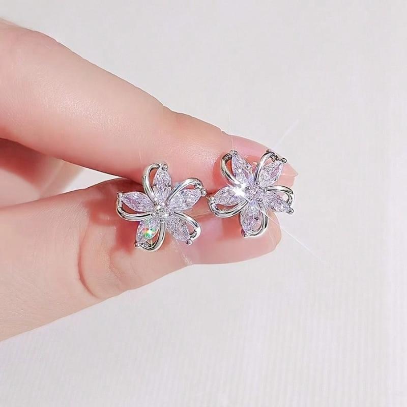 1pair Fashionable Floral Design Square Cubic Zirconia Stud Earrings for Women