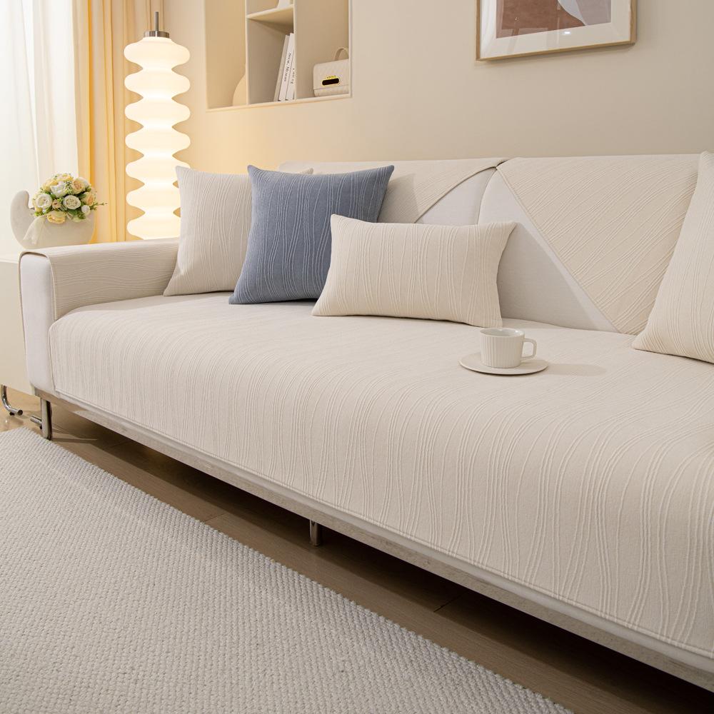 Das neue Chenier Sofakissen ist schlicht und modern, die Ganzjahres-Sofarückenlehnenabdeckung ist allumfassend, rutschfestes Abdecktuchhandtuch.