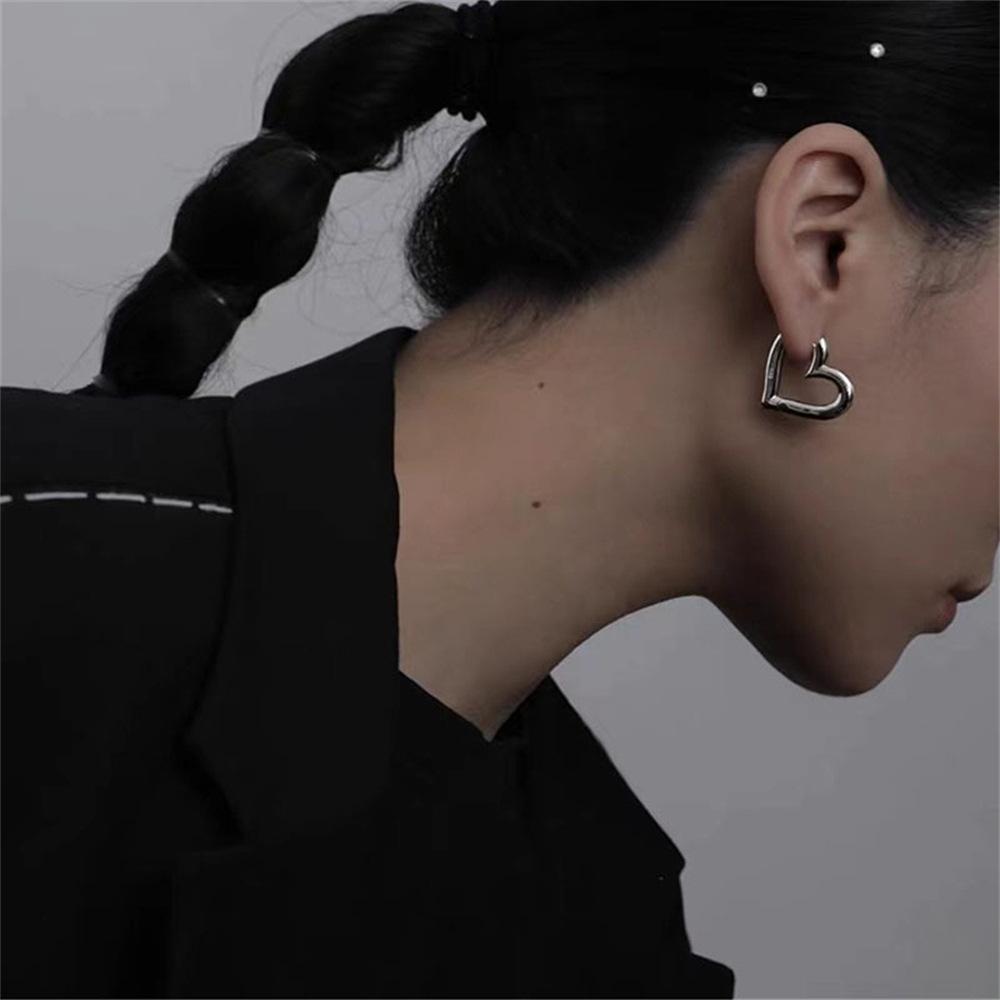 Korean version of glossy love earrings, simple personalized stud earrings, ear buckles, tide