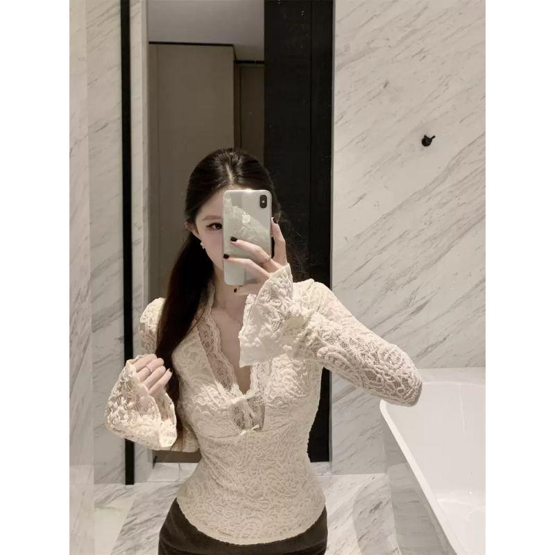 V-neck Lace Bell Sleeve Slimming Top Women s L кремовый/белый