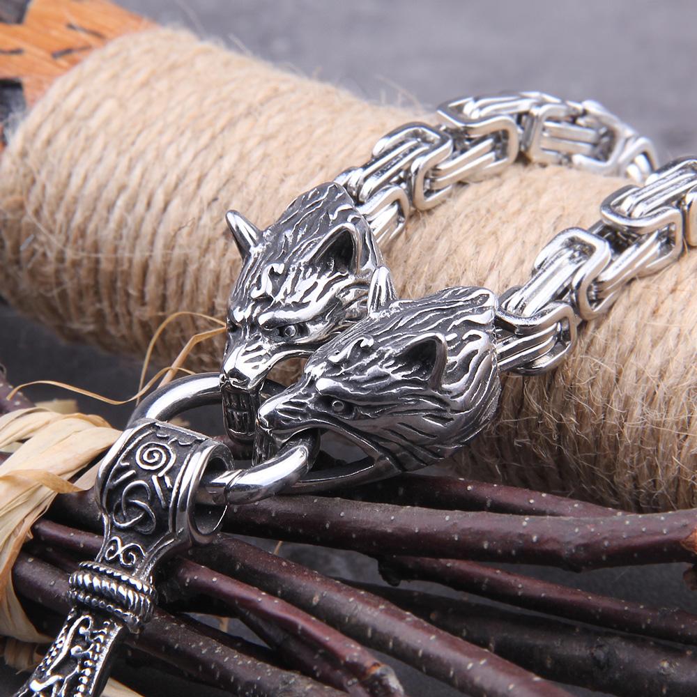 Collana Testa di Lupo in Acciaio Inossidabile con Catena Quadrata Martello di Thor Mjolnir Collana Vichinga con Scatola di Legno come Regalo per il Fidanzato