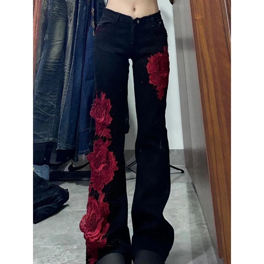 VibeStreet Rose Patchwork Slim Fit Jeans Damen Y2K Spicy Girl High Street Design Niedrige Taille Leicht Ausgestellt Lange Hosen Lässig Frühling Herbst