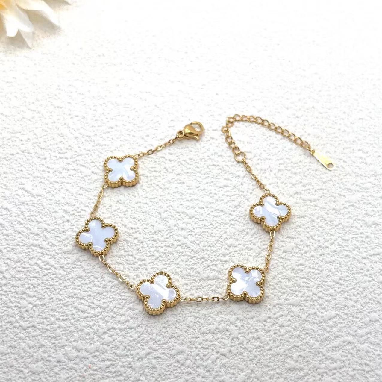 

Браслет с четырьмя листами клевера, двухсторонний браслет на удачу из перламутра 18-каратного титана и стали, модный темперамент, сотня браслетов