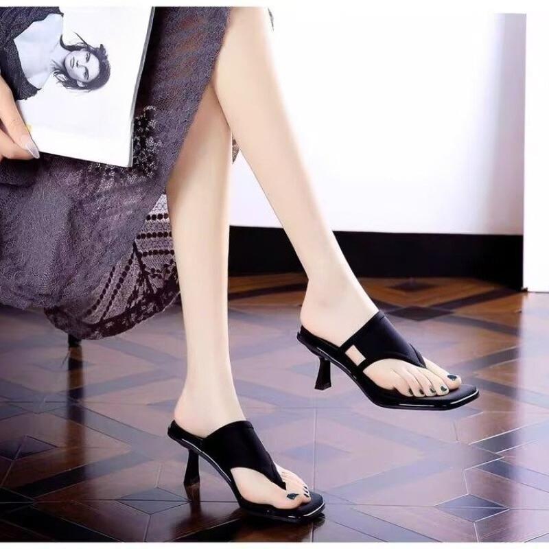 Outside Toe Flip-flops Women's Summer New Square Head Not Tired Feet Lazy People Non-slip Wear-resistant High Heel Cool Mopping