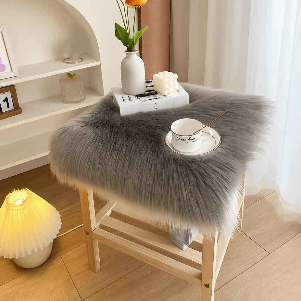 Floor Mat Soft Fluffy Carpet Shaggy Simple Faux Fur Rug Fluffy Surface Imitation Wool Mat Bedroom Decor