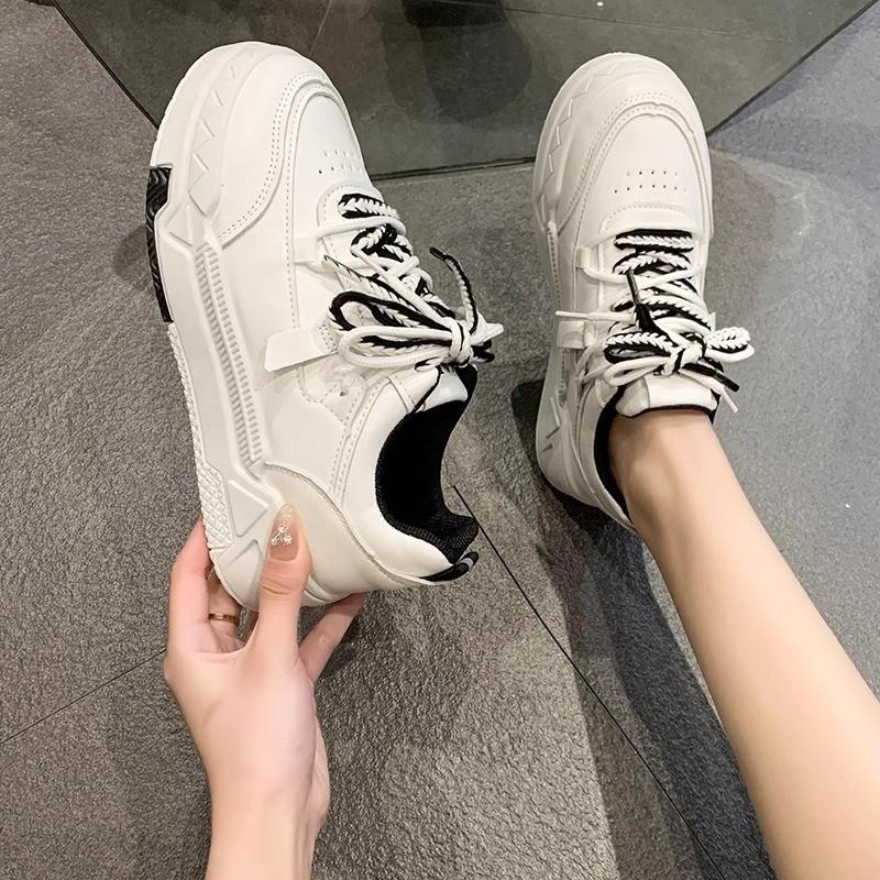 Beliebte Hongkong-Style Plateau Guochao Board Schuhe Damenschuhe 2025 Frühling und Herbst neue Nische vielseitige Freizeitschuhe Sport weiße Schuhe