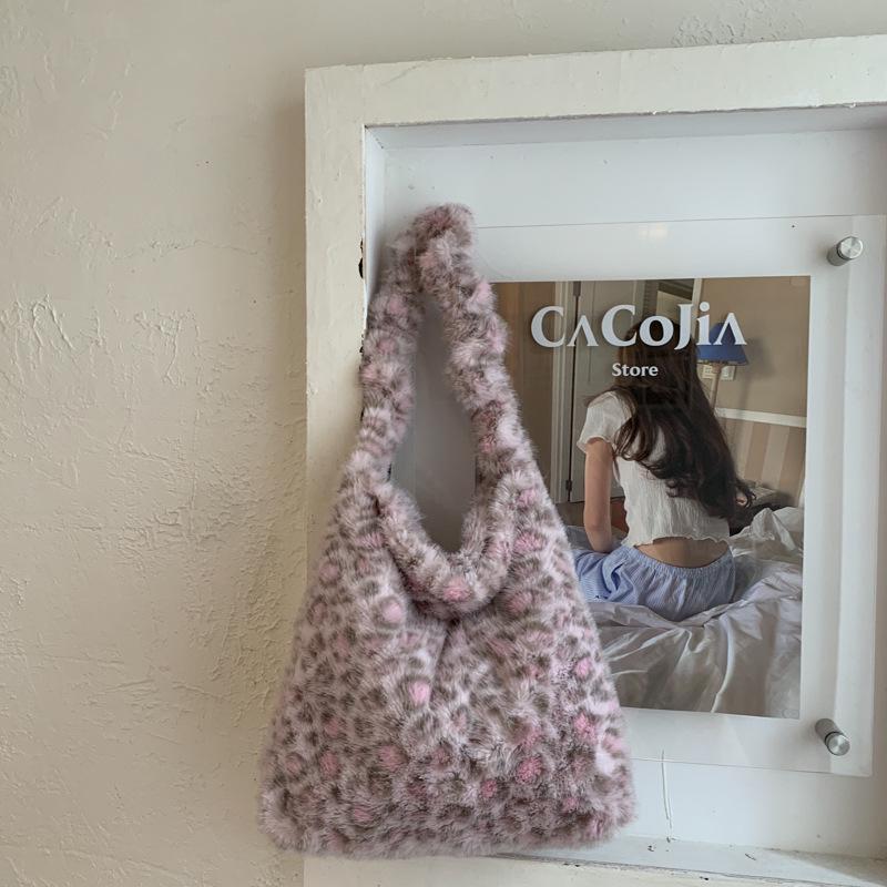Vintage Leopard Print Plush Crossbody Bag - Women's Autumn/Winter Fashion with Unique Single Compartment Design.