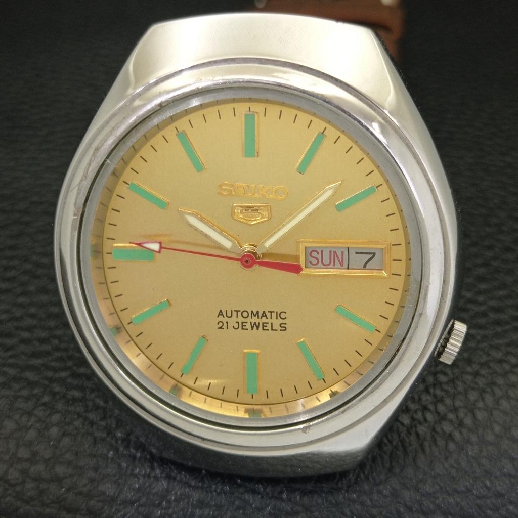 JAPAN VINTAGE SEIKO 5 AUTOMATIC 7019A MENS GOLDEN COLOR DIAL WATCH a701912-5 R207-a701912