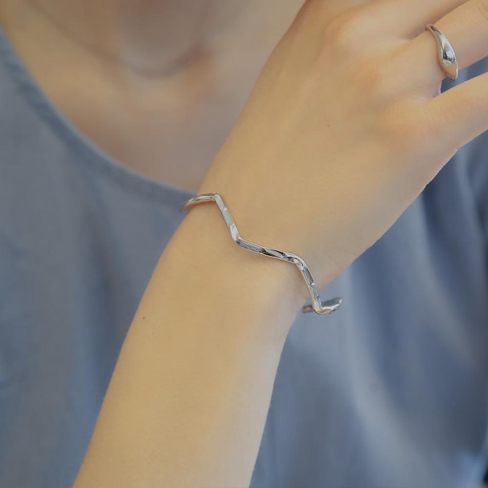Dieuamour Serenity Pattern Open Bracelet 2 Colors