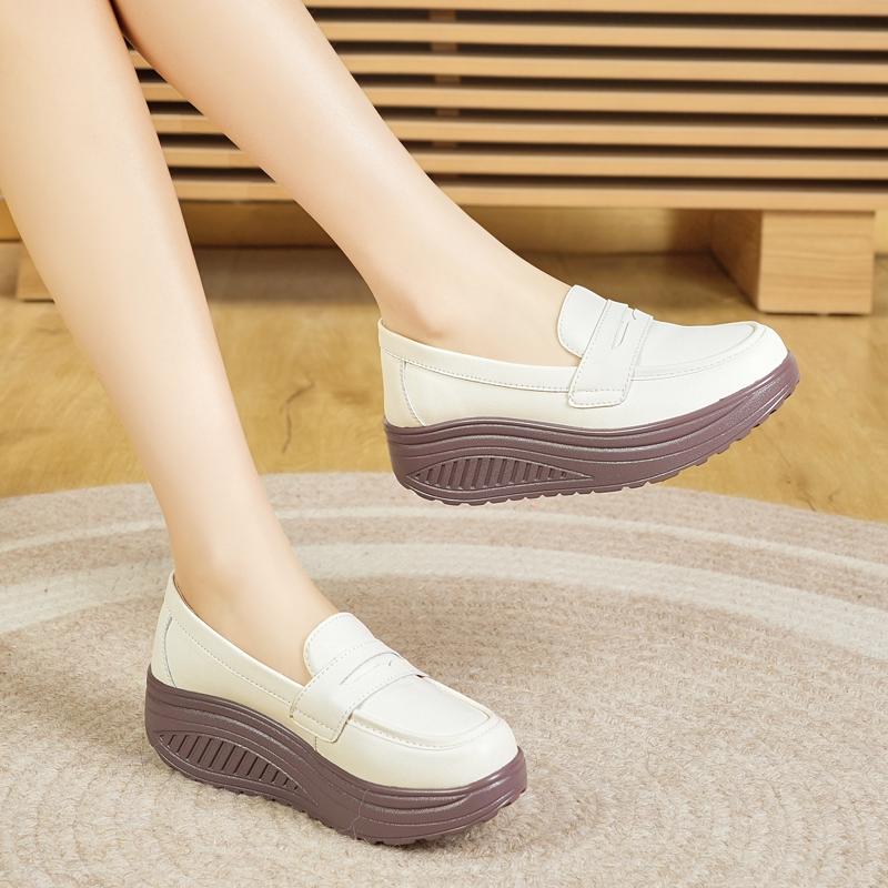 Ladies Platform Loafers Casual Elegant Black Leather Women Height Increase Thick Sole Shake Shoe for Mother