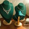 New High Quality Model Bust Show Exhibitor Velvet Jewelry Display Necklace Pendants Mannequin Jewelry Stand Organizer