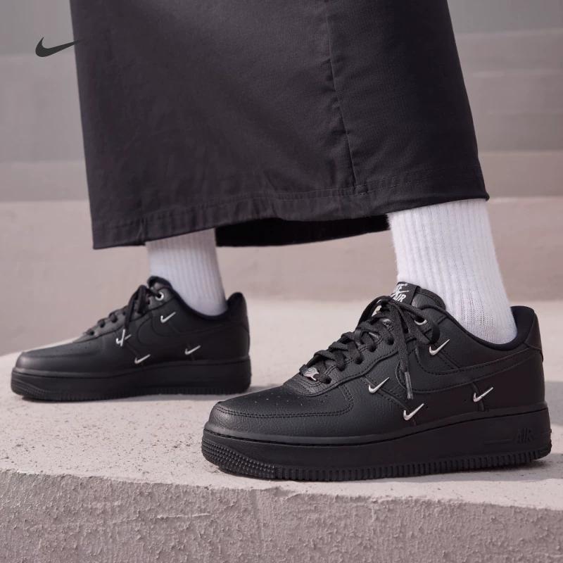 Nike Scarpe Sportive da Donna in Pelle con Suola in Gomma Air Force One - Inverno - NIKE AIR FORCE 1 HQ1180