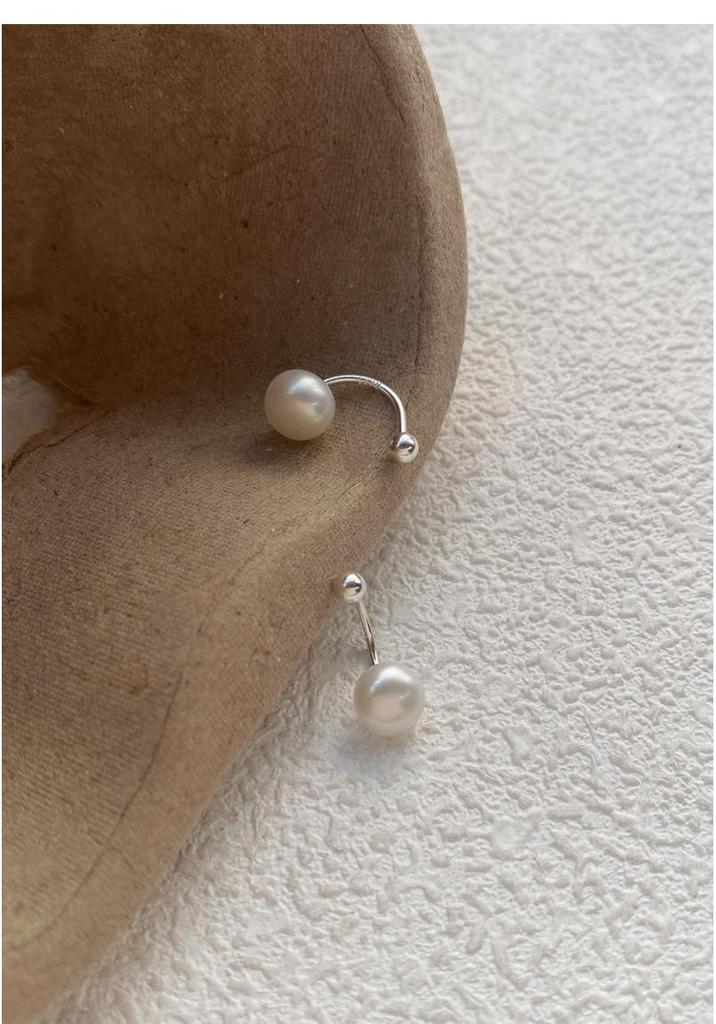 Sterling Silver Freshwater Pearl Stud Earrings for Women – Luxurious Niche Design with High-End Temperament.