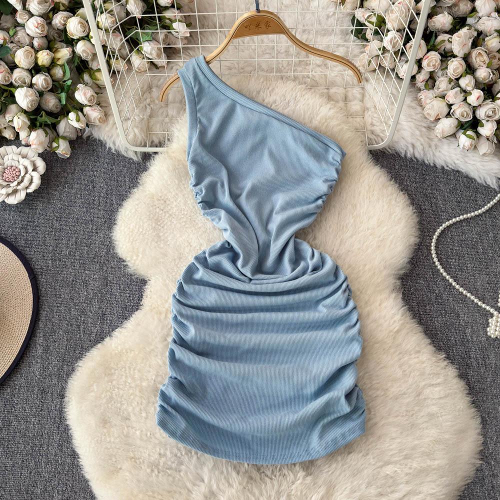 A Slanted Collar Dress for Spring Slimming and Shaping Women's Wear