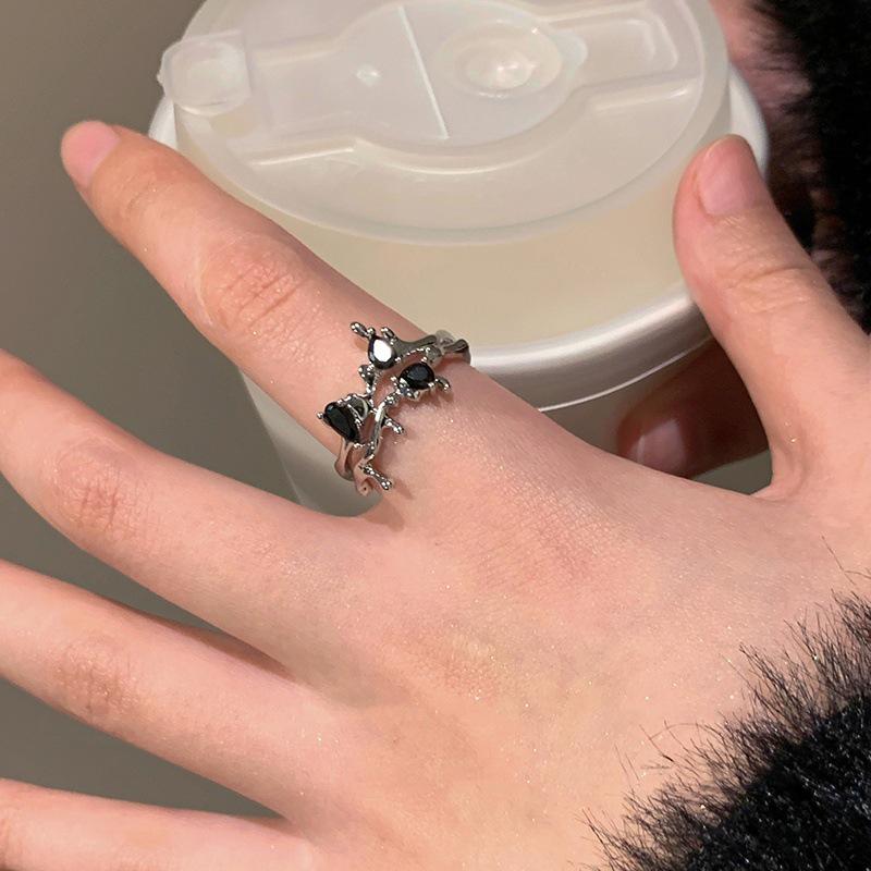 Women's Black Zircon Irregular Index Finger Ring - High-End Versatile Design