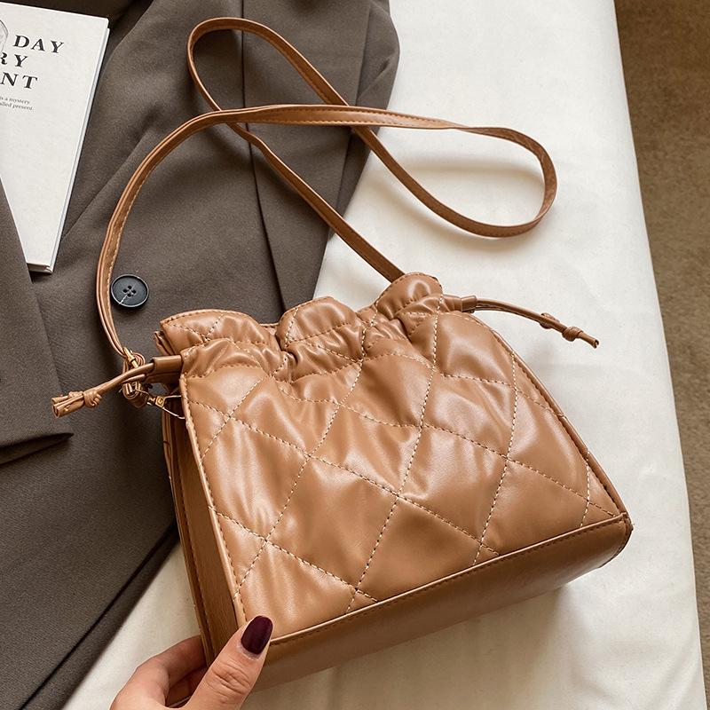 Premium Foreign Style Bag Women'S Trendy Versatile Bucket Bag Fashion Shoulder Crossbody Diamond Chain Bag Women