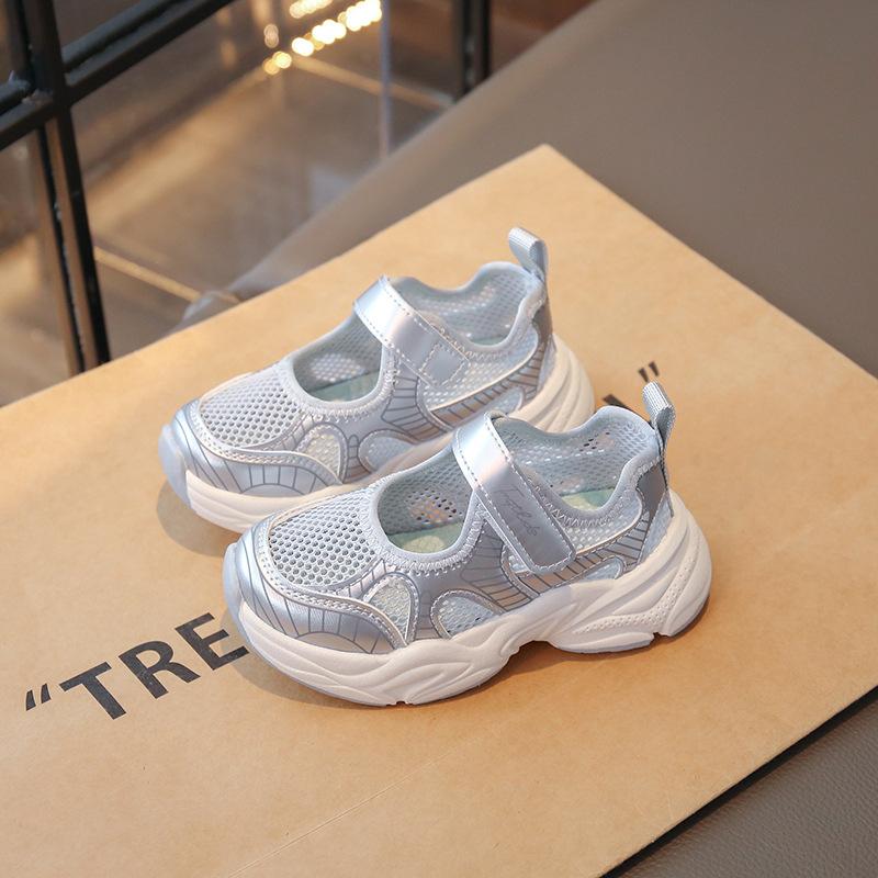 Girls Baotou Beach Shoes Summer New Children's Shoes Lightweight Breathable Mesh Sneakers Girls Sandals