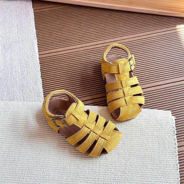 Girls Baotou Hollow Boken Shoes 2025 Summer New Children's Casual Sandals Children's Baby Soft Sole Beach Shoes