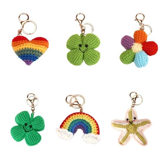 Gestrickter Anhänger Regenbogenfarben Herz Blumenform Häkel-Schlüsselanhänger Weiches Baumwollgarn Handgemachter Taschenanhänger Autoschlüssel Rucksack-Accessoire