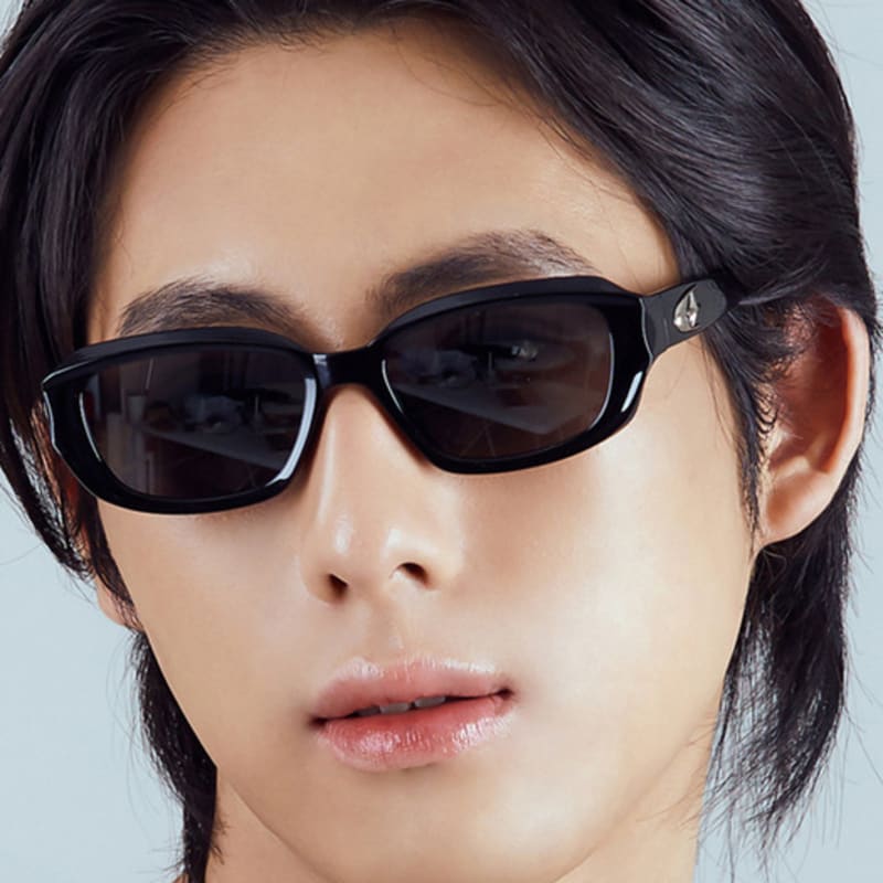 Hybition Vega Black / Black UV Lens