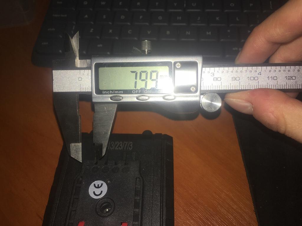 Rosfix Akumulátor 2Ah 21V – Výkon a Kapacita | Kompatibilní se sérií Animal PRO | Rychlé Nabíjení, Životnost