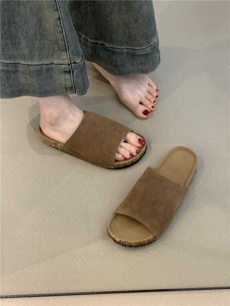 Platform women's shoes 2025 summer retro Mori women's matte casual beach one-word cool slippers