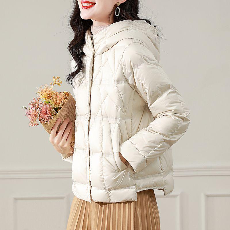 

White Duck Down Hooded Women s Winter Jacket - Stylish Slim-Fit Petite Short Coat XL (68-75 kg) слонова кістка