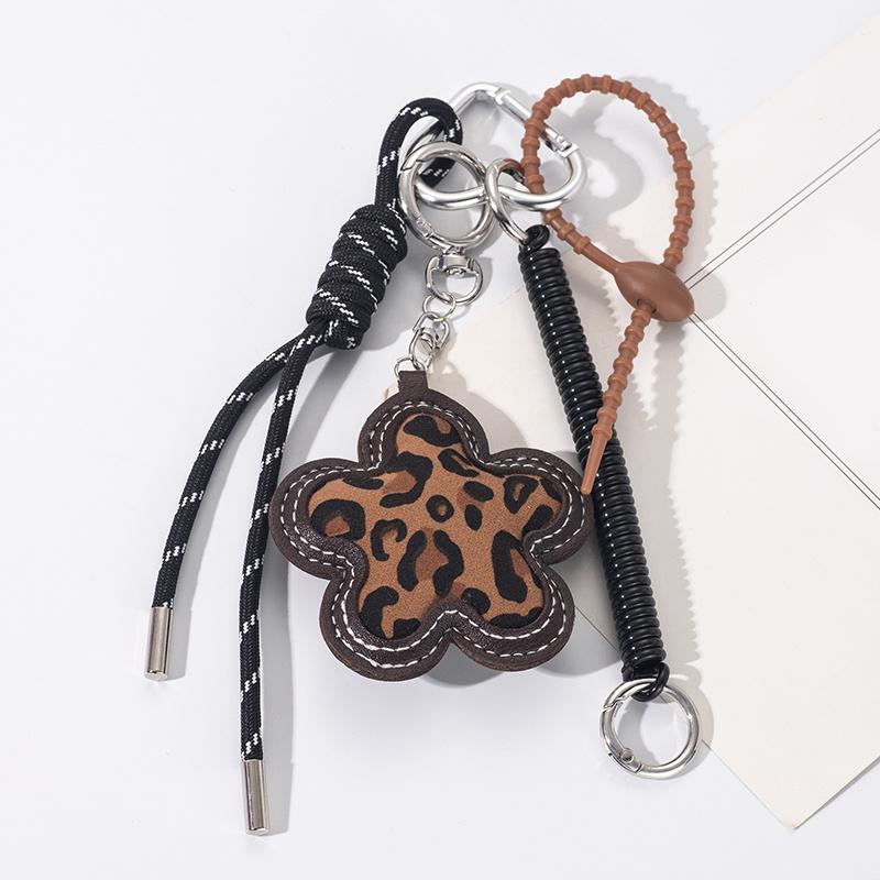 Fashion Starfish Keychain with Cute Balloon Dog Leather Charm Maximalist Braided Rope Bag Ornaments Women's Accessory