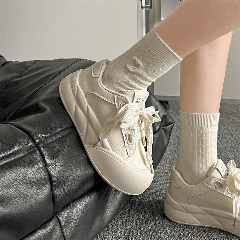 Zapatos de lona zapatos de mujer plataforma primavera transpirable nicho 2025 nuevos versión coreana versátiles zapatos blancos pequeños zapatos de suela gruesa estudiantes