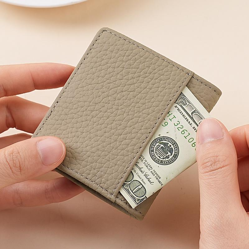 Women's Mini Coin Purse: Japanese Style Genuine Cowhide Leather with Lychee Pattern.