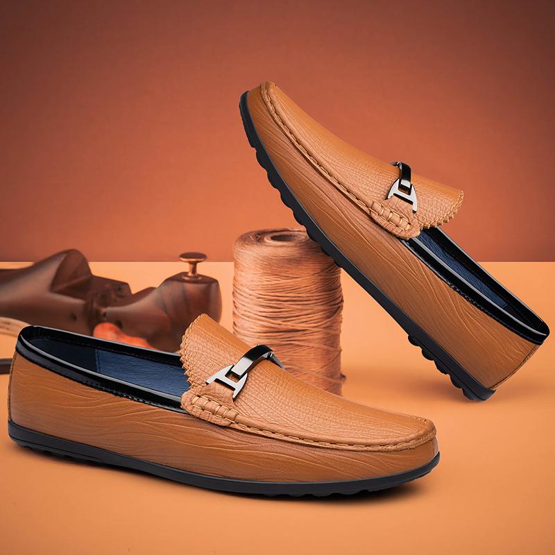 Fashion New Business Leather Shoes Leather Loafers Men Wear Metal Buckle Luxury Brand Moccasin Comfortable and Lightweight Driving Shoes