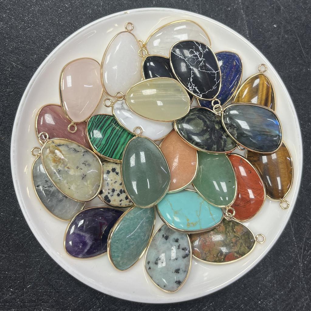 1 Stück, Energie-Naturstein-Anhänger, Böhmischer Stil Handgefertigt Unregelmäßiger Kristallachat Amethyst Jade Edelstein Anhänger für Schmuckherstellung DIY 20×35mm