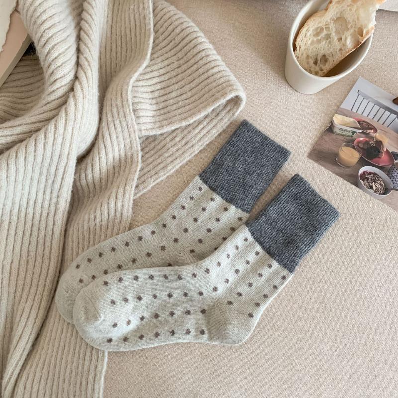 Thick and Warm Wool Polka Dot Socks for Autumn and Winter, Color-blocking Men's Mid-calf Pile Socks for Women