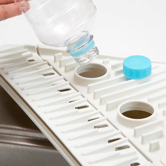 Triangle Corner Sink Caddy Dish Drying Rack Over The Sink Roll Up Dish Drainer Mat with Suction Cups Kitchen Organizer
