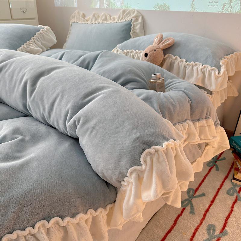 Elegant Princess-Style Velvet & Lace Winter Bedding Set – Duvet Cover & Flannel Sheet  