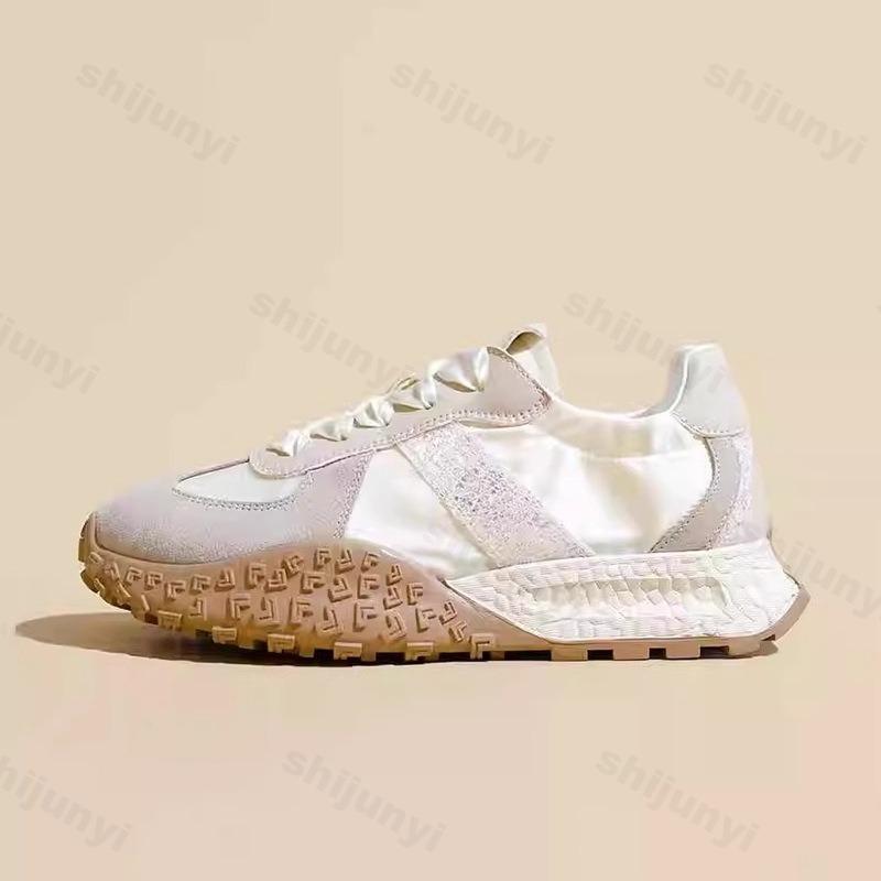 Fashion 2025 Spring Summer New Woman Sneakers Comfort Trend Silver Breathable Sports Leisure Shoes Versatile Designer Women Shoes