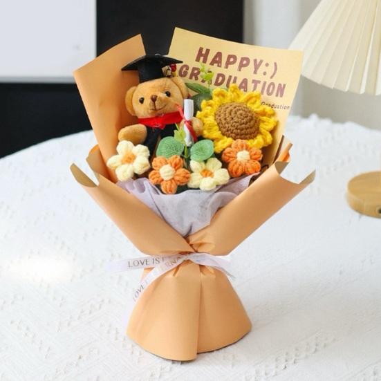 Buchet de Flori Croșetate pentru Absolvire Flori Croșetate Handmade Buchet de Floarea Soarelui cu Păpușă Drăguță Cadou de Absolvire pentru Băieți Fete