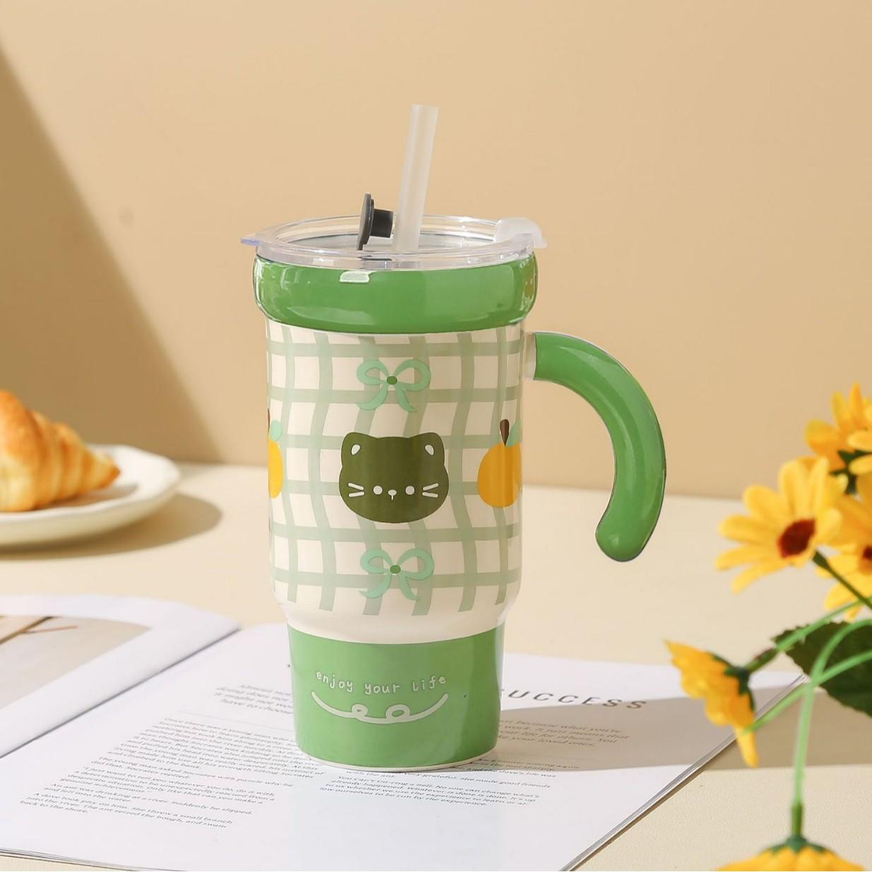 

High-value large-capacity mug, cute straw cup, girls office water cup, ceramic cup with lid, birthday gift. 550ML