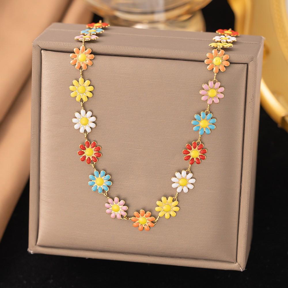 Daisy Flower Titanium Steel Bracelet Necklace with Contrast Color Design