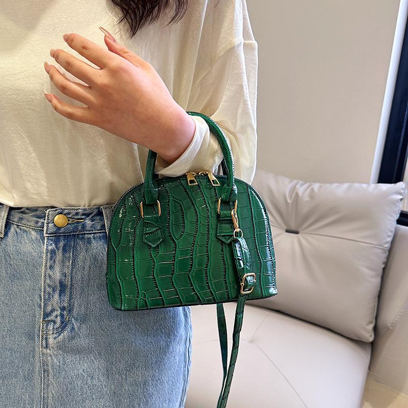 Trendy Textured Women's Bag 2025 New Crocodile Pattern Shell Versatile Shoulder Underarm Bag Women's Hand Bag