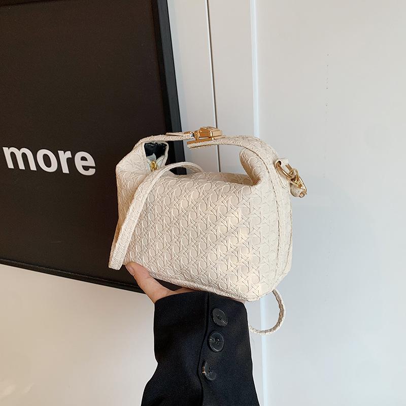 

Premium sense niche bag women 2025 new trendy fashion messenger bag ins foreign style versatile single shoulder handbag women