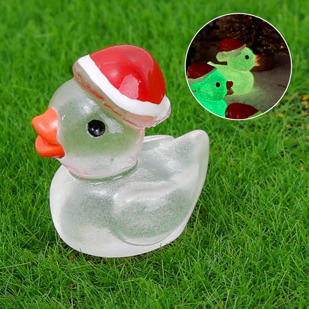 6/1pcs Duck Ornaments Car Christmas Hat Cartoon Luminous Little Duck Ornaments Noctilucent Resin Automotive Decoration Ornaments