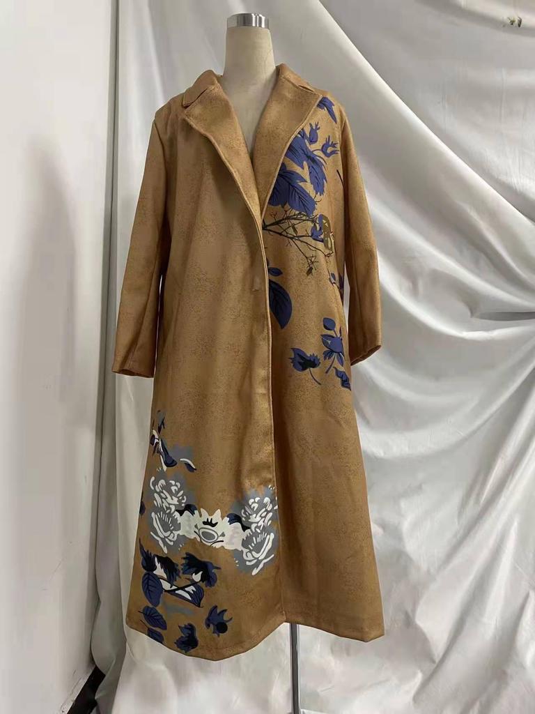 Dámský evropský a americký podzimní vlněný kabát s dlouhým rukávem a klopami s potiskem