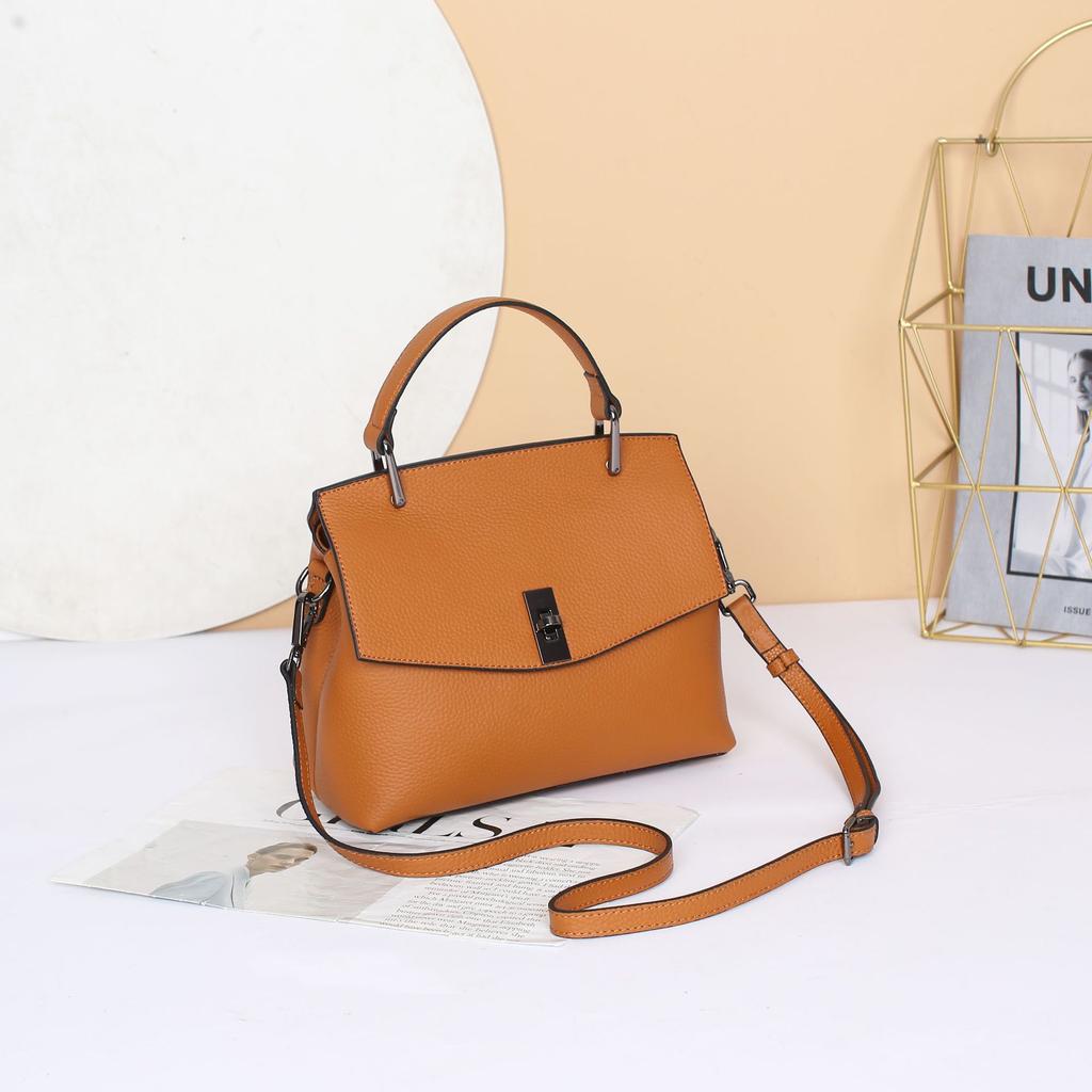 Cowhide Shoulder Women's Bag, Large-capacity Messenger, Women's, Stylish and Simple Shopping Bag, Covered Bag.