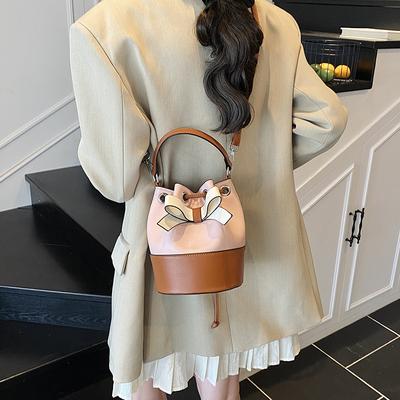 New Bag Women's Niche High-end Splicing Bucket Bag Classic Retro Small Bag Versatile Shoulder Messenger Bag