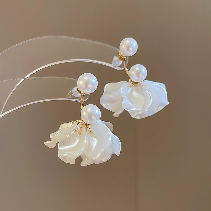 Diamond-set pearl petals fringed earrings stud earrings temperament fashionable and versatile design earrings