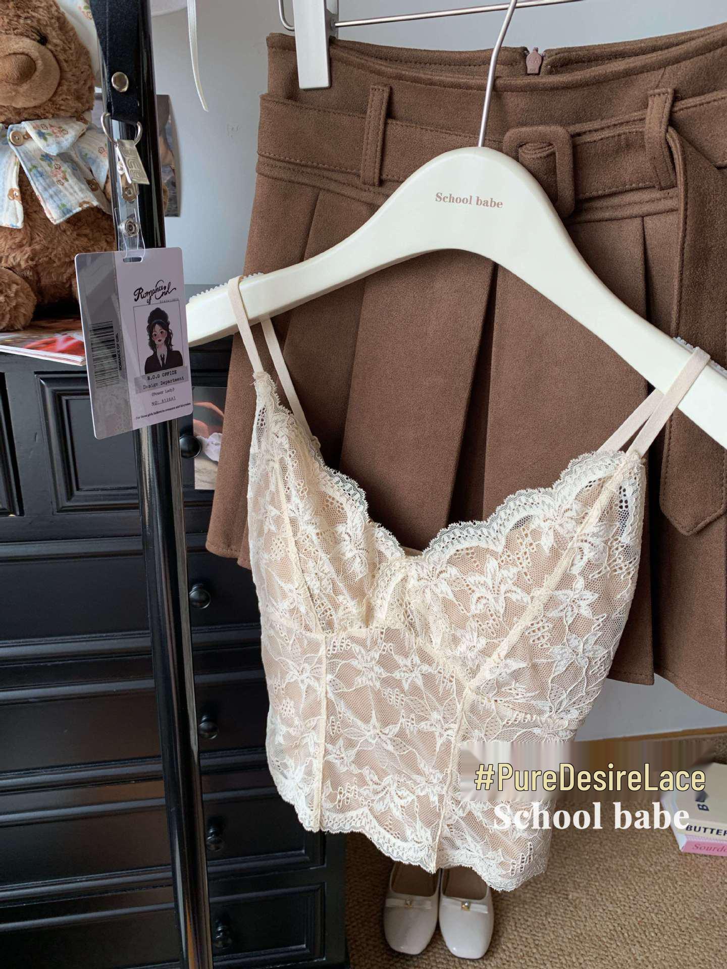 Stylish Lace Camisole with Built-in Bra - Elegant, Sexy & Versatile Women s Top One Size