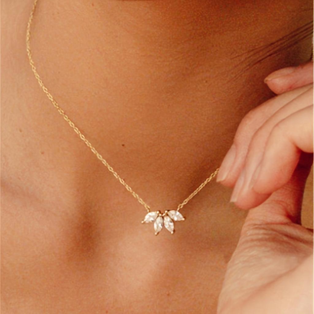 2026 New European American Stainless Steel Necklace Women Fashion Luxury Niche Pendant Clavicle Collarbone Jewelry