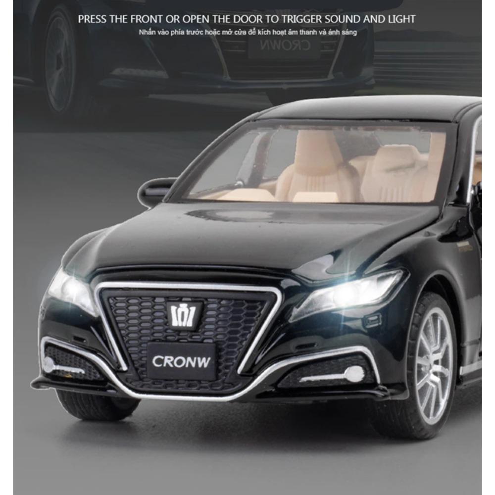 1/32 Toyota CROWN Alloy Car Model Diecasts & Toy Vehicles Metal Toy Car Model Simulation Sound Light Collection Gift